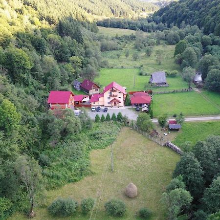 Pensiunea Claudia Scrind-Frăsinet Exteriör bild