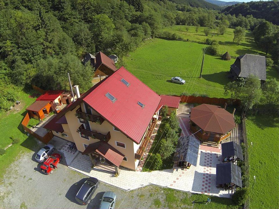 Pensiunea Claudia Scrind-Frăsinet Exteriör bild